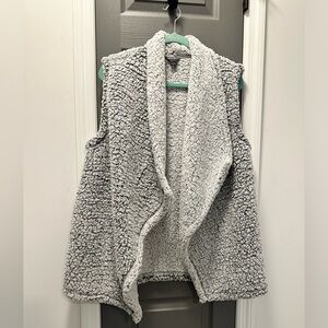 Like New. Eddie Bauer Sherpa open vest. Gray. Size L